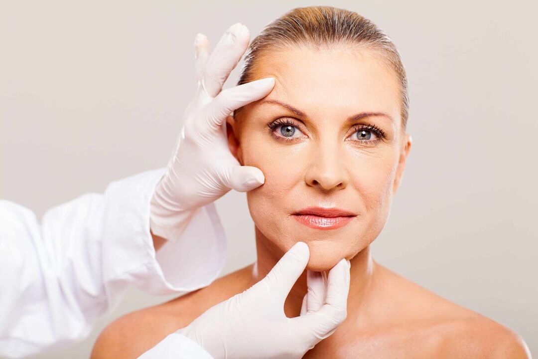 O cosmetologista selecionará o método apropriado de rejuvenescimento da pele facial